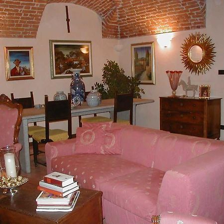 Torre Dei Frati Bed & Breakfast Fossano Exterior photo