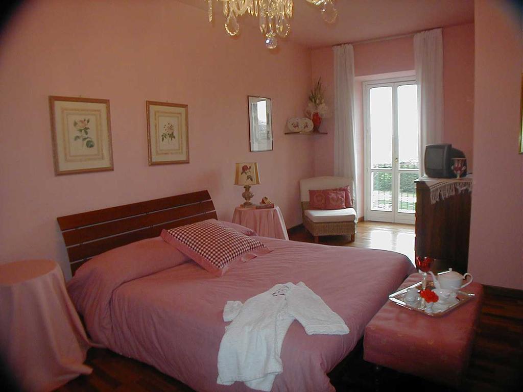 Torre Dei Frati Bed & Breakfast Fossano Room photo