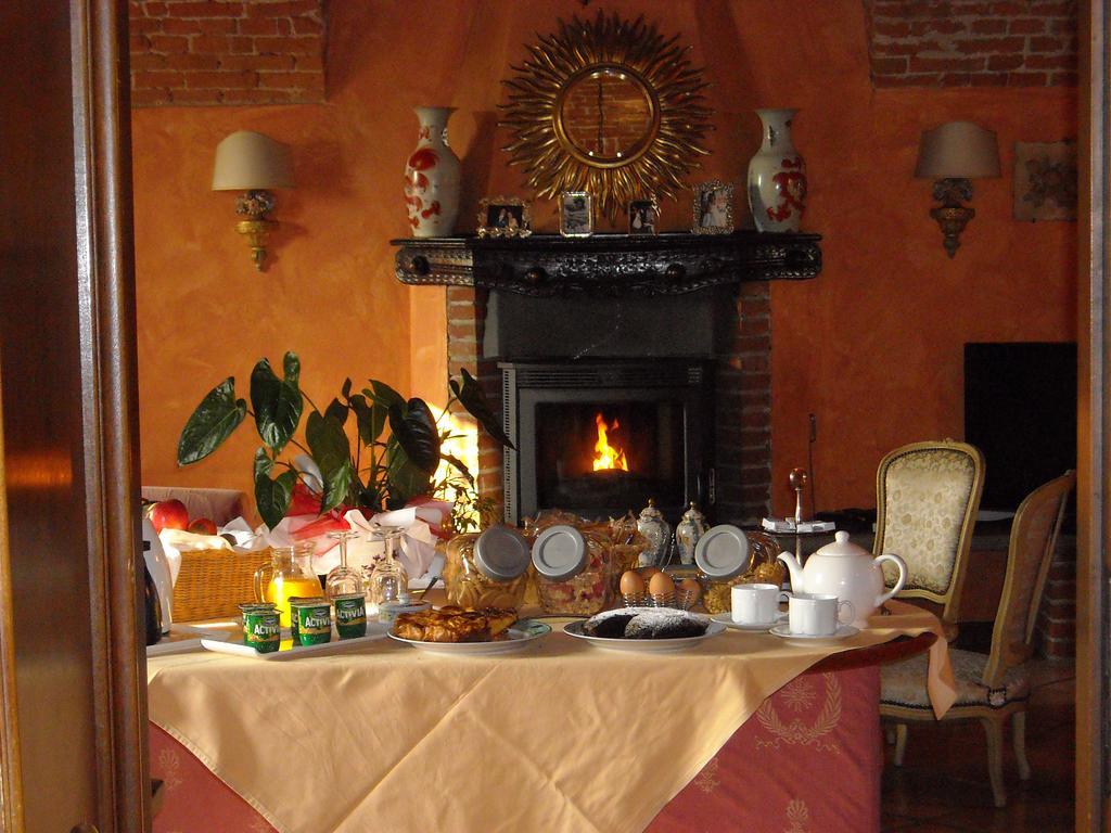 Torre Dei Frati Bed & Breakfast Fossano Exterior photo