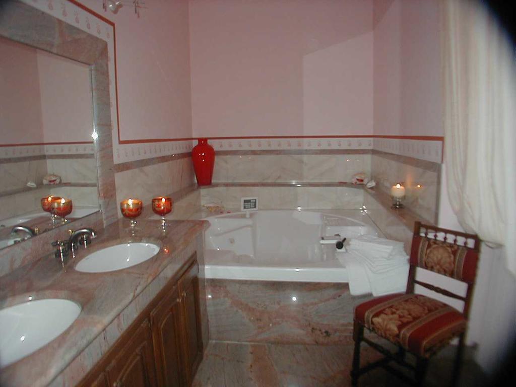 Torre Dei Frati Bed & Breakfast Fossano Room photo